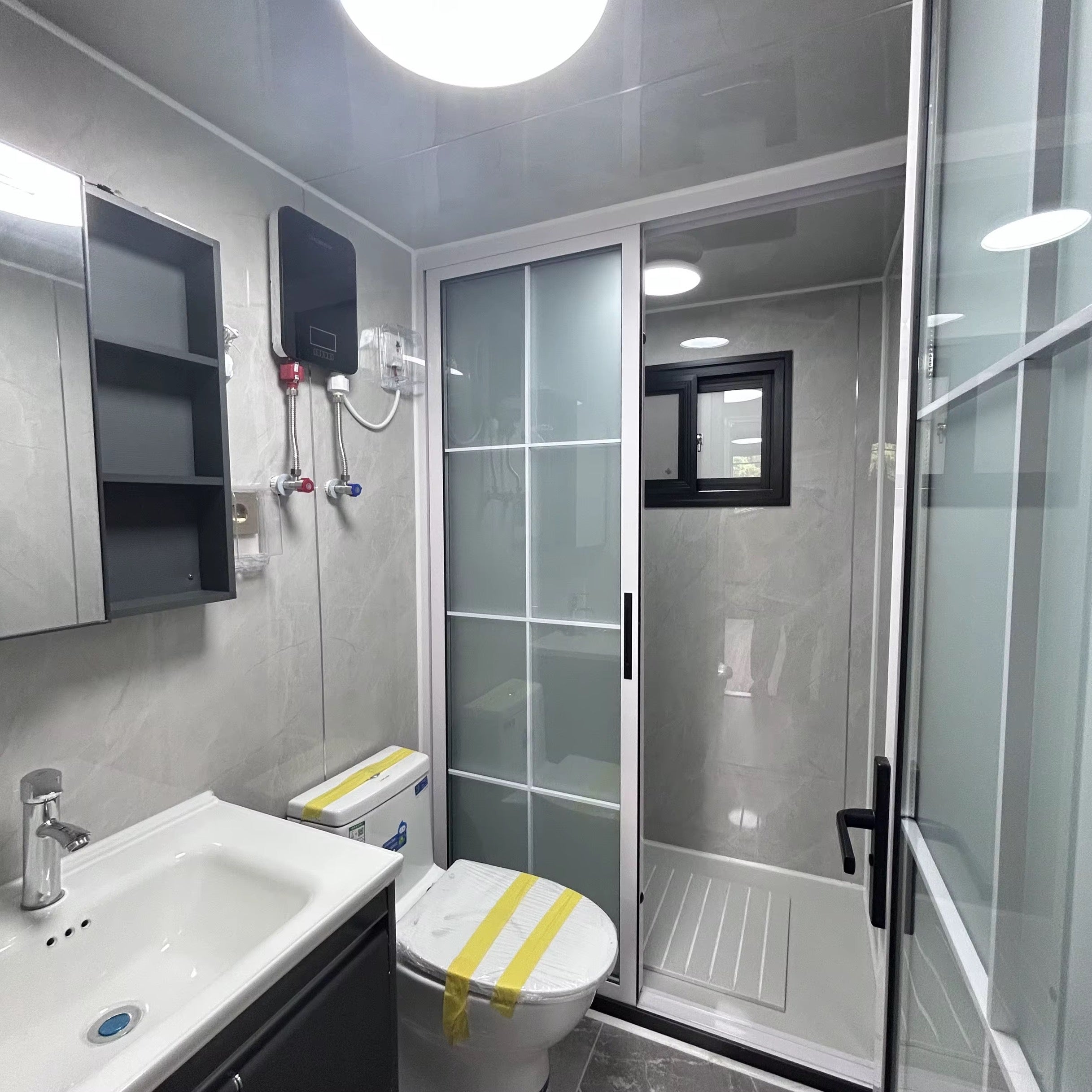 Modulinis namelis 37m² 
dvišlaitis stogas + vitrininiai langai